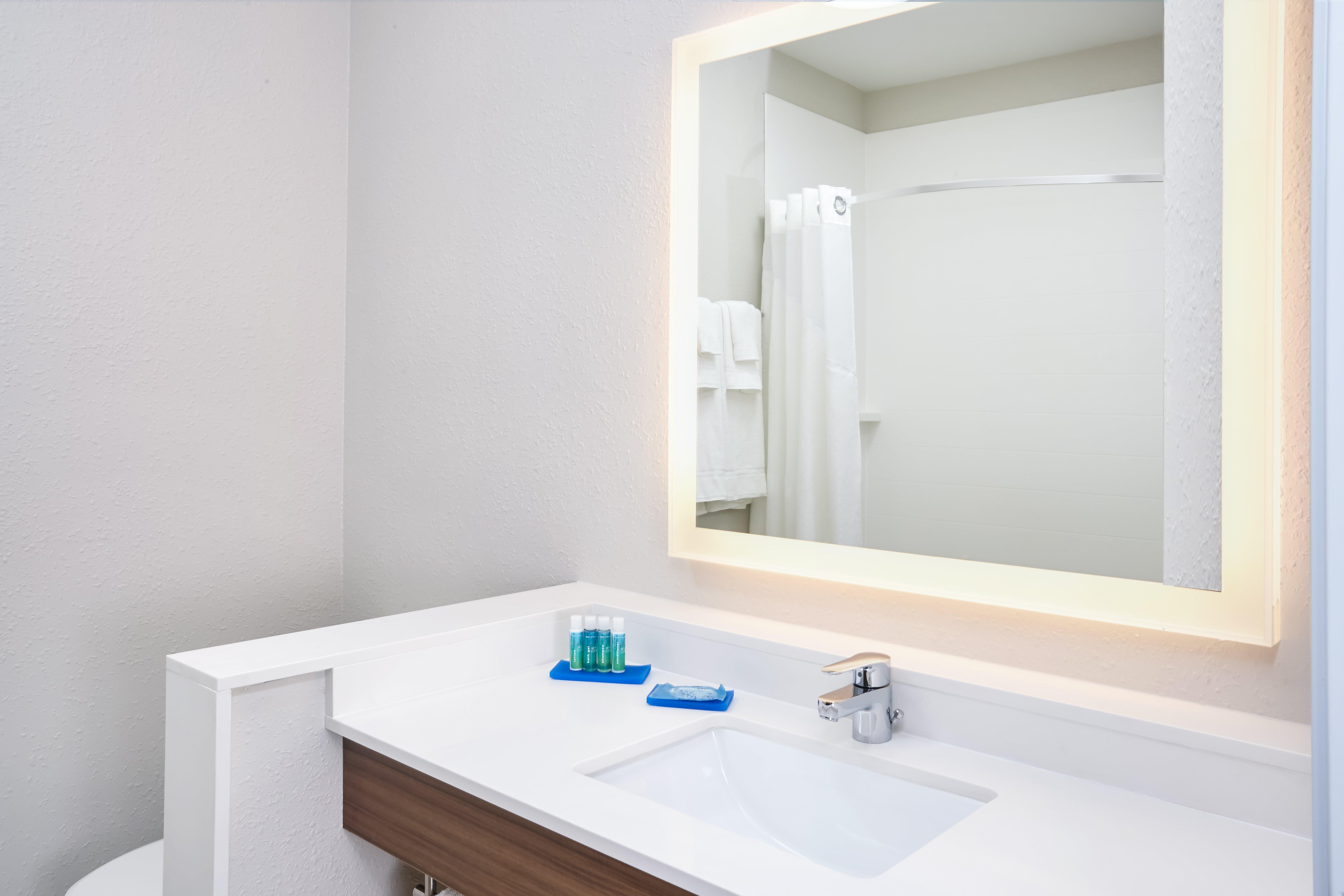 Holiday Inn Express & Suites Chicago North Shore - Niles By Ihg Eksteriør billede