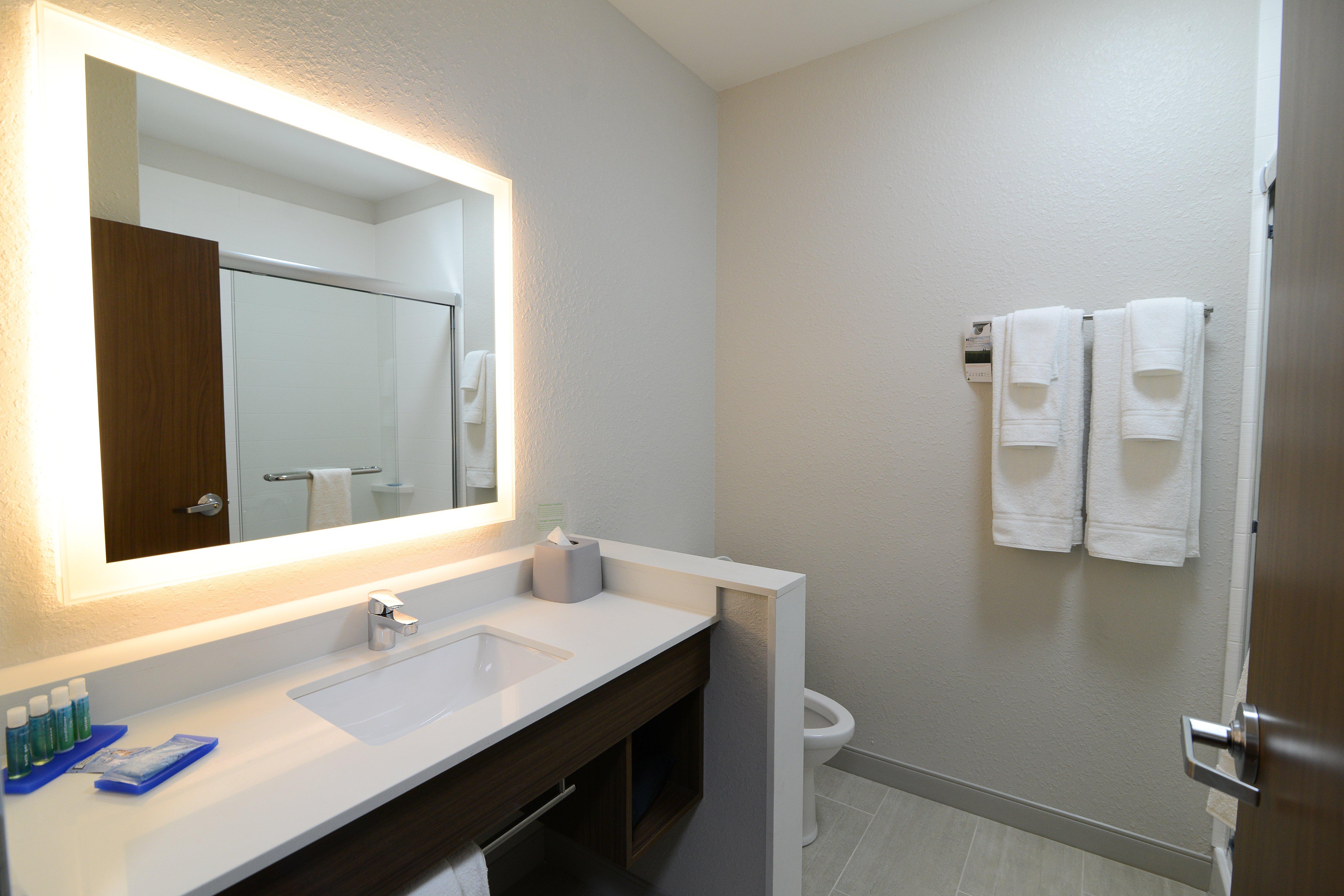 Holiday Inn Express & Suites Chicago North Shore - Niles By Ihg Eksteriør billede