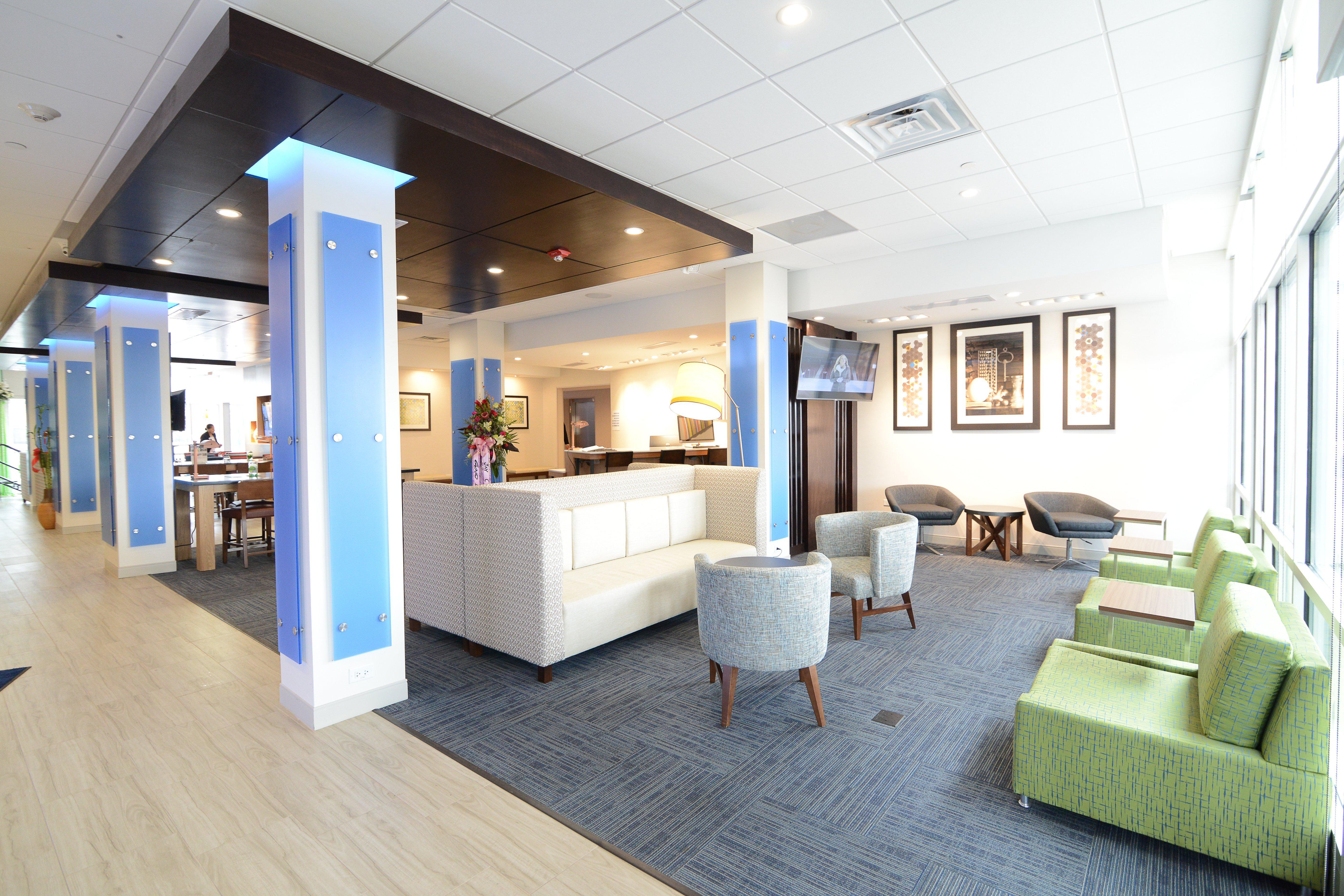 Holiday Inn Express & Suites Chicago North Shore - Niles By Ihg Eksteriør billede