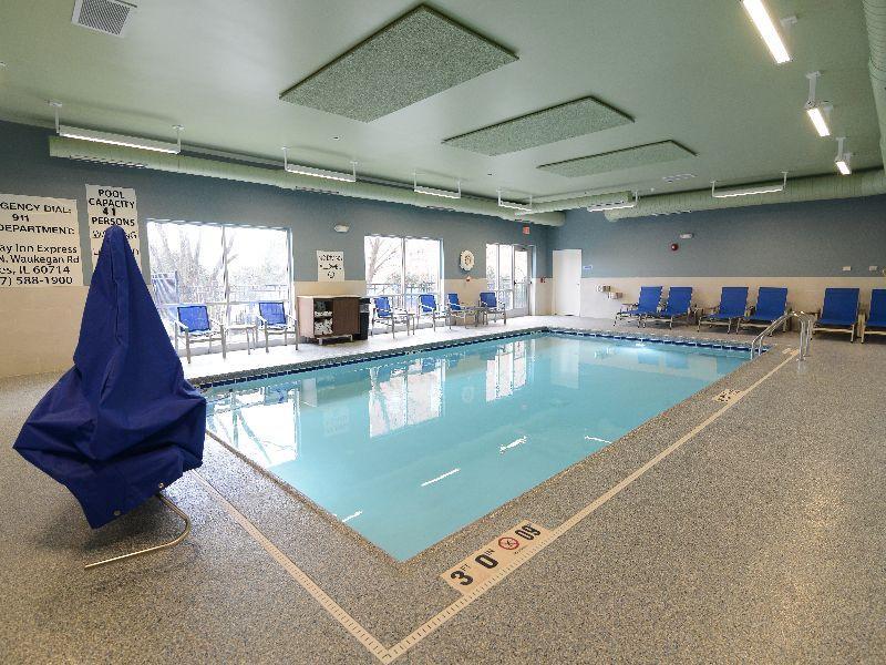 Holiday Inn Express & Suites Chicago North Shore - Niles By Ihg Eksteriør billede