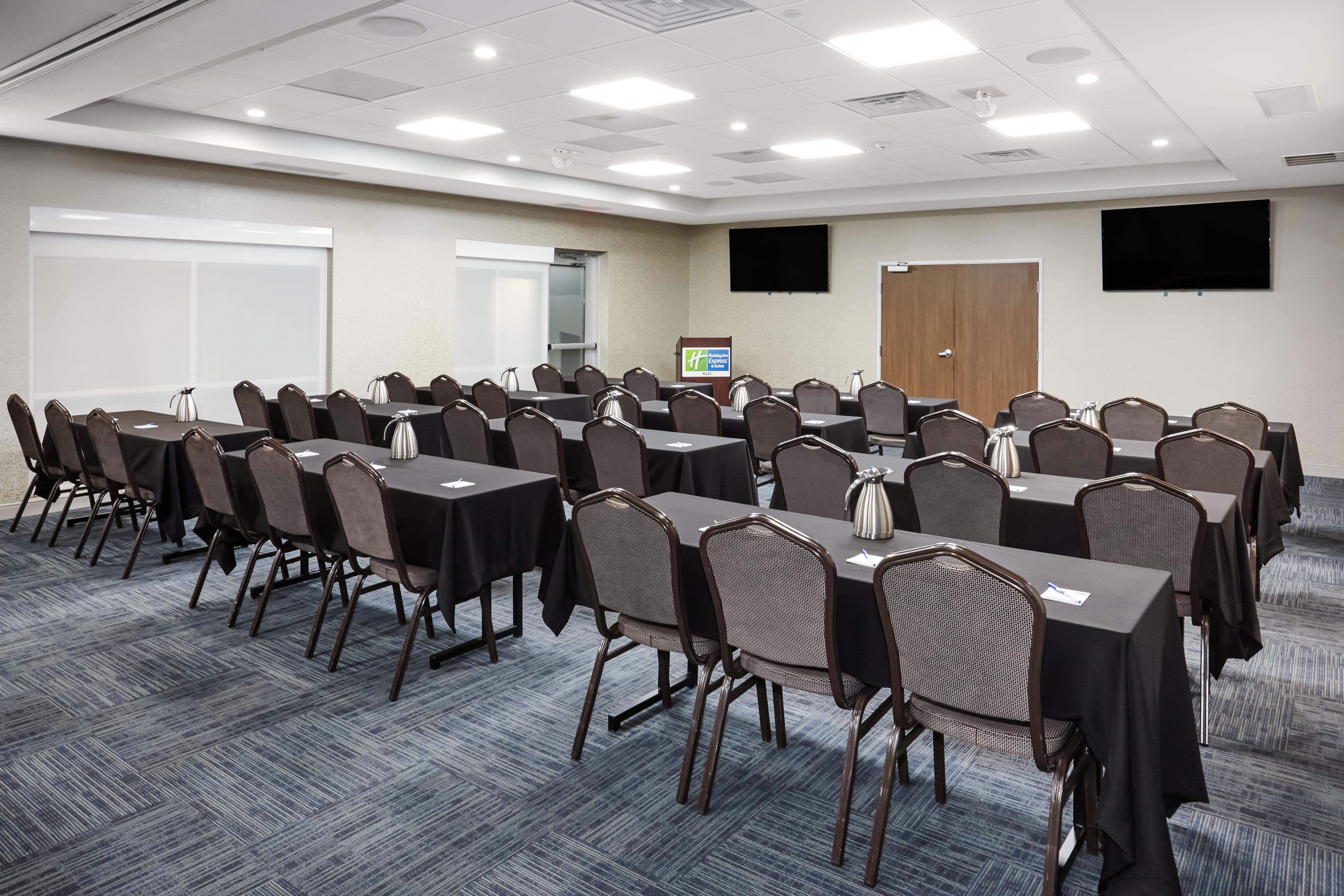 Holiday Inn Express & Suites Chicago North Shore - Niles By Ihg Eksteriør billede