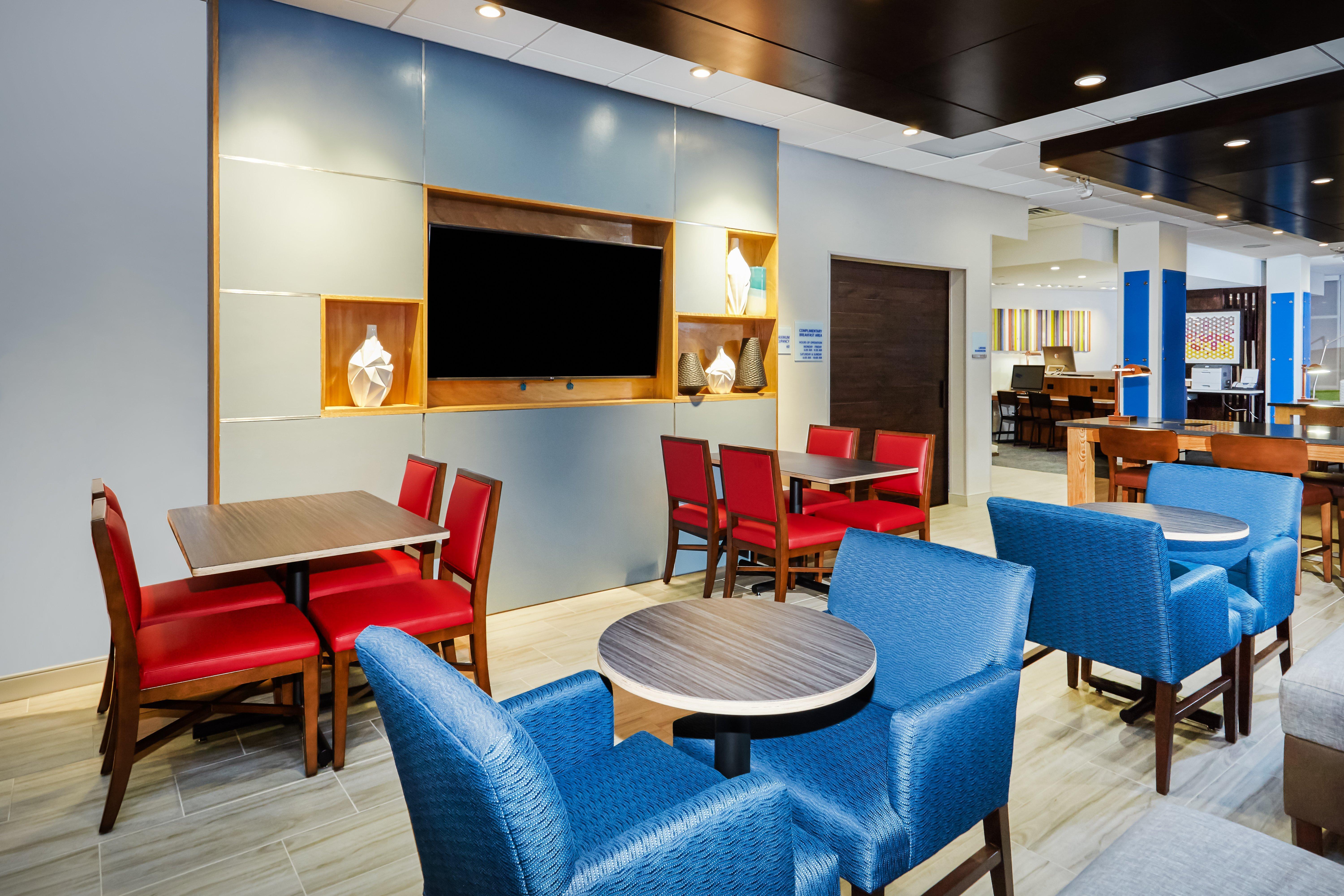 Holiday Inn Express & Suites Chicago North Shore - Niles By Ihg Eksteriør billede