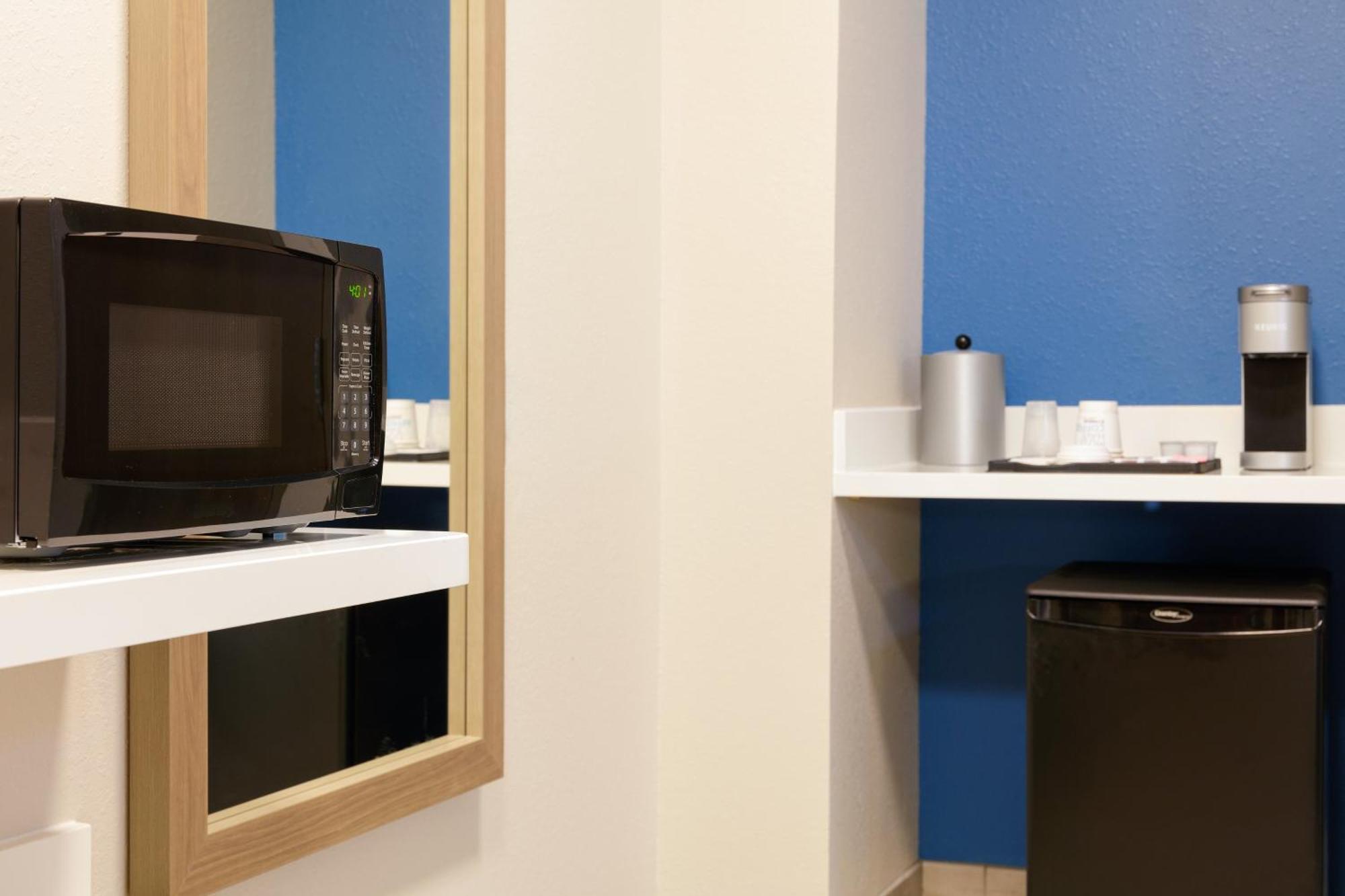 Holiday Inn Express & Suites Chicago North Shore - Niles By Ihg Eksteriør billede